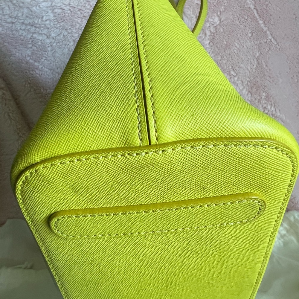 MCM Vibrant Yellow Tote - Picture 12 of 16